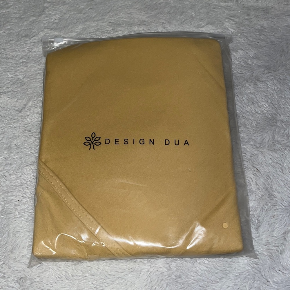 Design dua pre folded swaddle